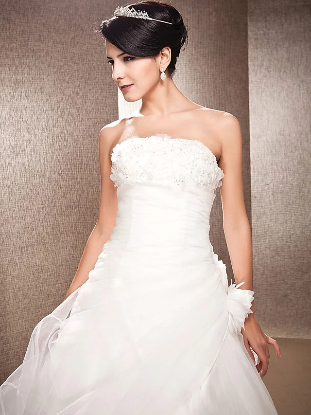 Ball Gown A-Line Wedding Dresses Strapless Court Train Organza Sleeveless