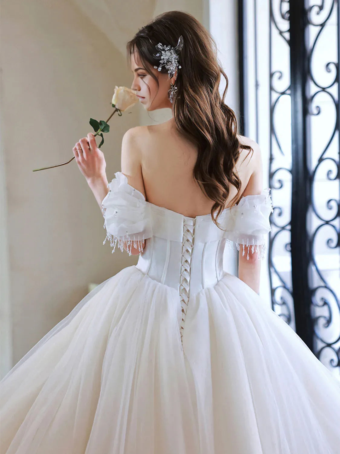 Ball Gown Quinceanera Dresses Princess Dress Sweetheart Neck Tulle Long Prom Dress White Sweet 16 Dress