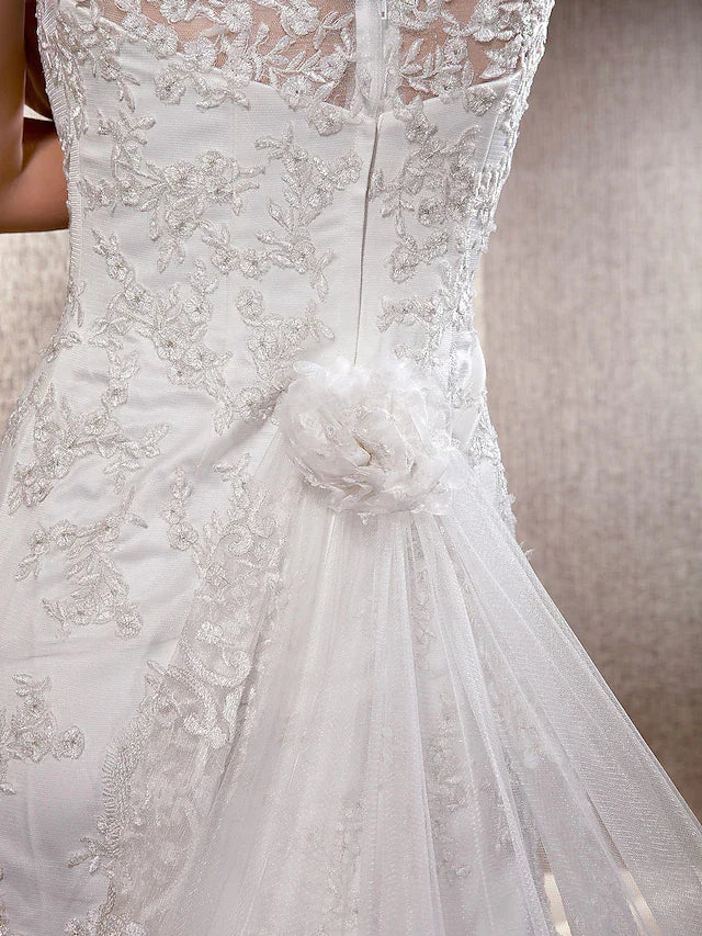 A-line Wedding Dresses Scoop Neck Lace Tulle Sleeveless Elegant & Luxurious with Appliques