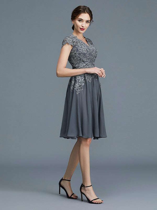 A-Line V-neck Chiffon Applique Sleeveless Knee-Length Mother of the Bride Dresses
