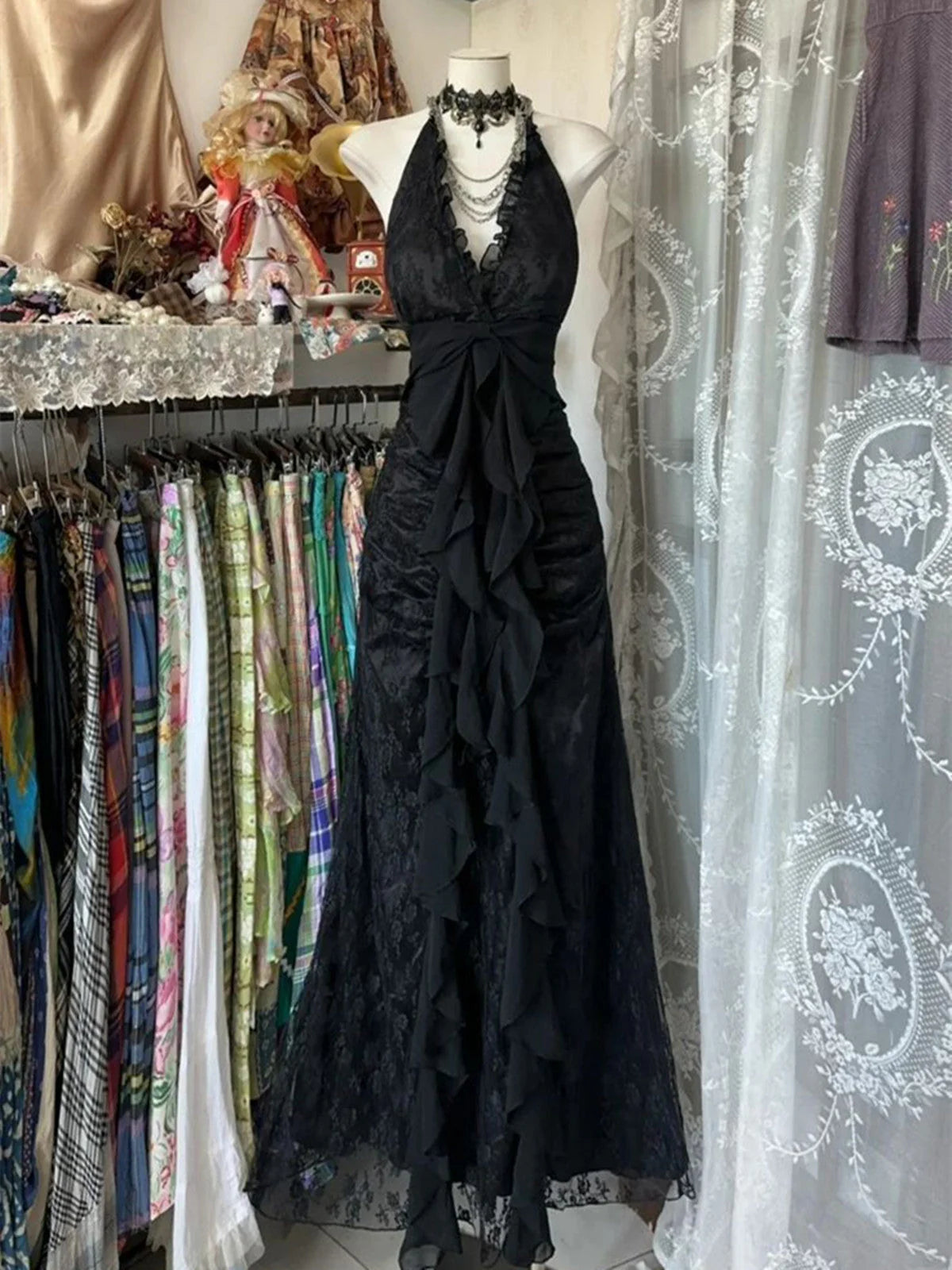 Chic Halter Sleeveless Black Formal Prom Dress With Lace Elegant Party Evening Gowns Vintage Wedding Guest Dress