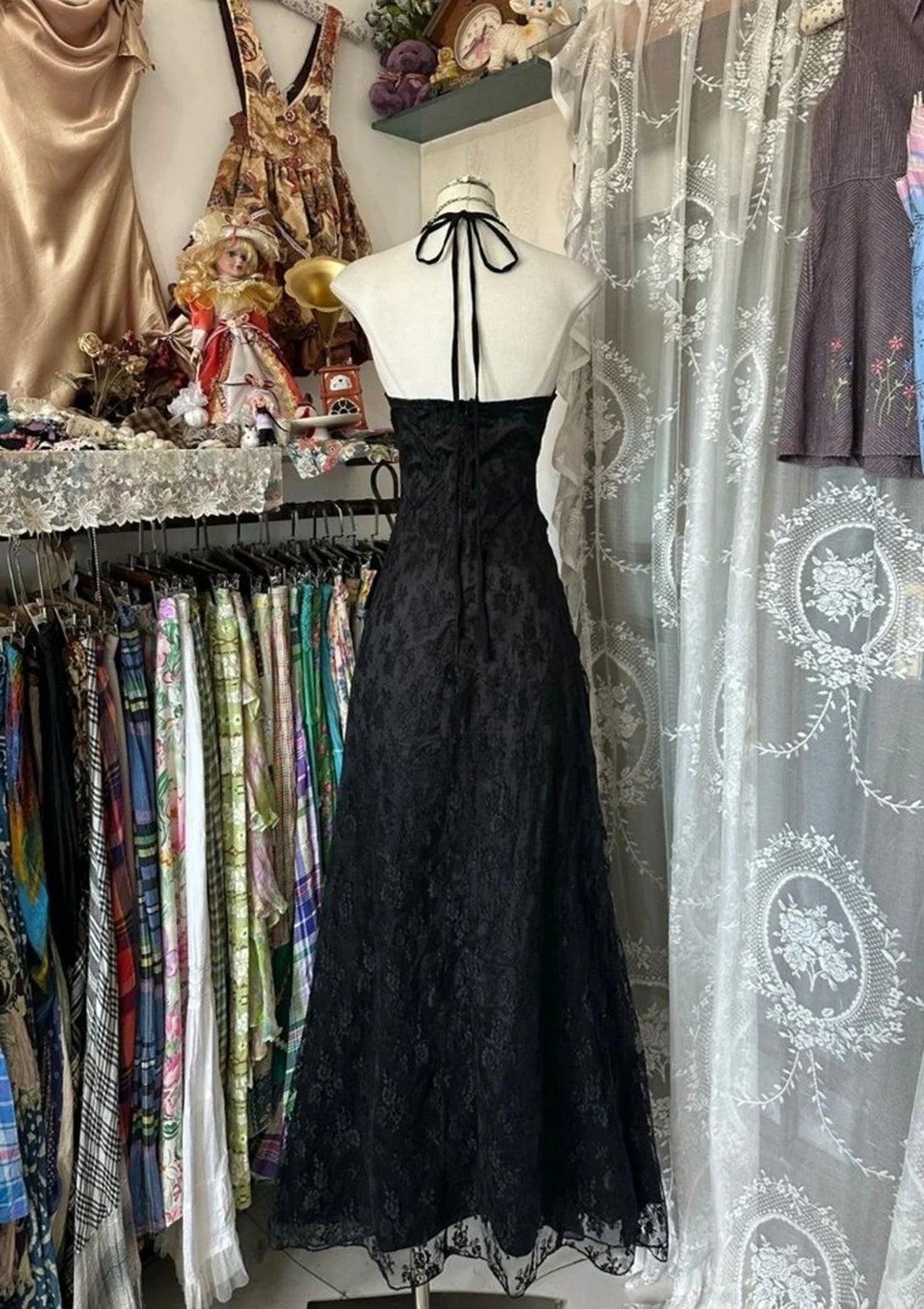 Chic Halter Sleeveless Black Formal Prom Dress With Lace Elegant Party Evening Gowns Vintage Wedding Guest Dress