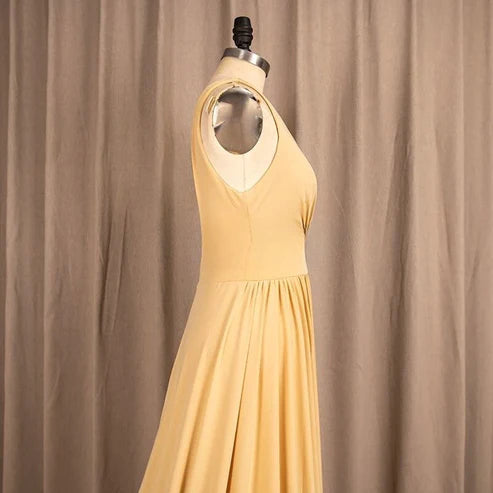 A Line Off-the-Shoulder Short Sheath Modest Bridesmaid Dresses With Split