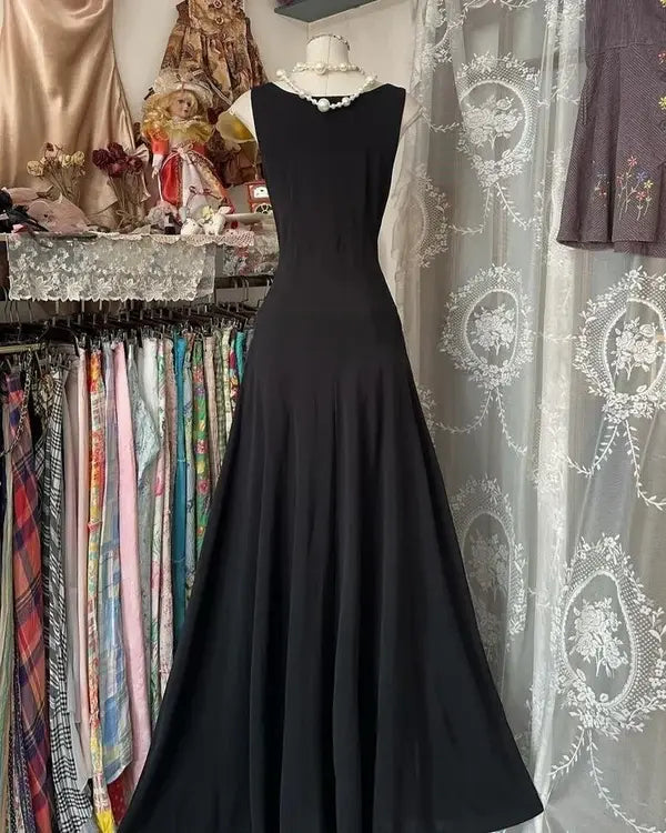 Elegant A Line V Neck Sleeveless Long Formal Prom Dress Black Evening Party Gowns Simple Wedding Guest Party Dress