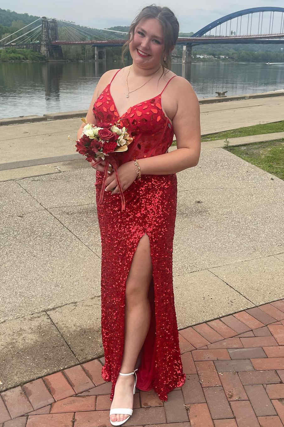 Sweep/Brush Train Dresses Straps Black V-Neck Mirror Sequin Long Prom Dress