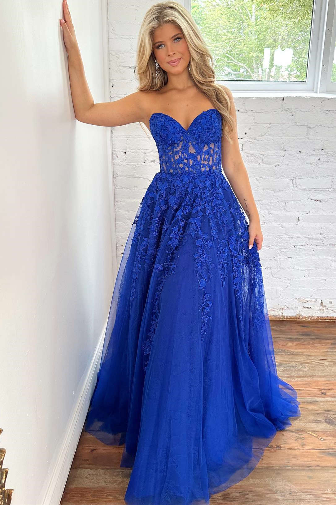 A-Line Sweetheart Red Royal Blue Lavender Lace Corset Long Prom Dress With Appliques