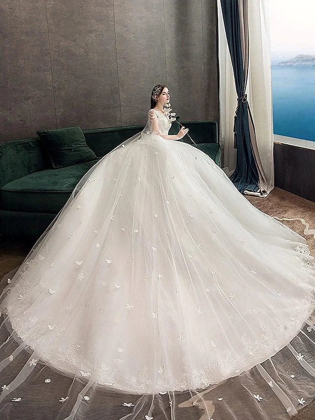 Princess Ball Gown Wedding Dresses Jewel Neck Chapel Train Lace Tulle Sleeveless Floor Length  Formal Luxurious with Appliques