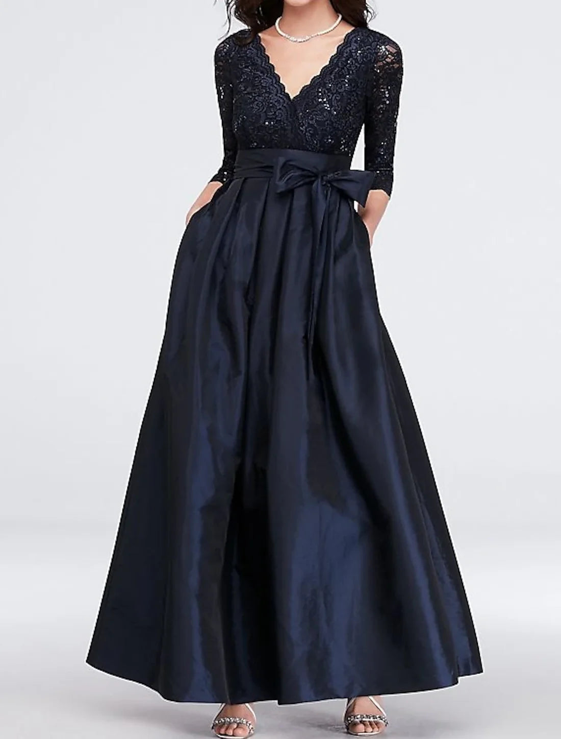 A-Line Mother of the Bride Dress Elegant V Neck Floor Length Satin Lace 3/4 Length Sleeve with Sash / Ribbon Pleats Dark Navy