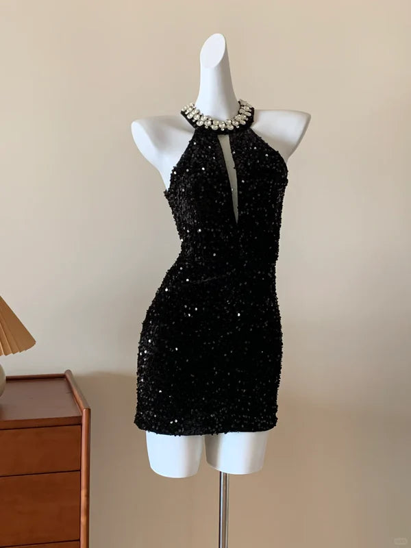 Elegant Sheath Halter Sleeveless Sequin Short Prom Dress Charming Birthday Party Dress Lovely Graduation Dress Chic Homecoming Dress