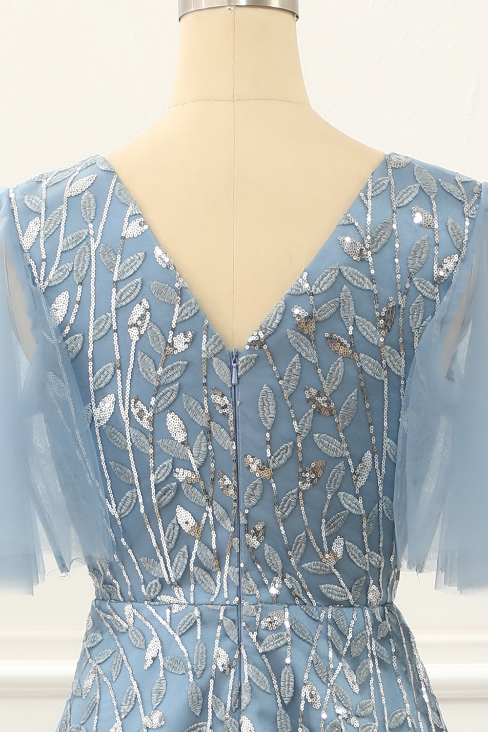 A Line Tulle Prom Dress With Lace Appliques V-neck Floor Length Beautiful