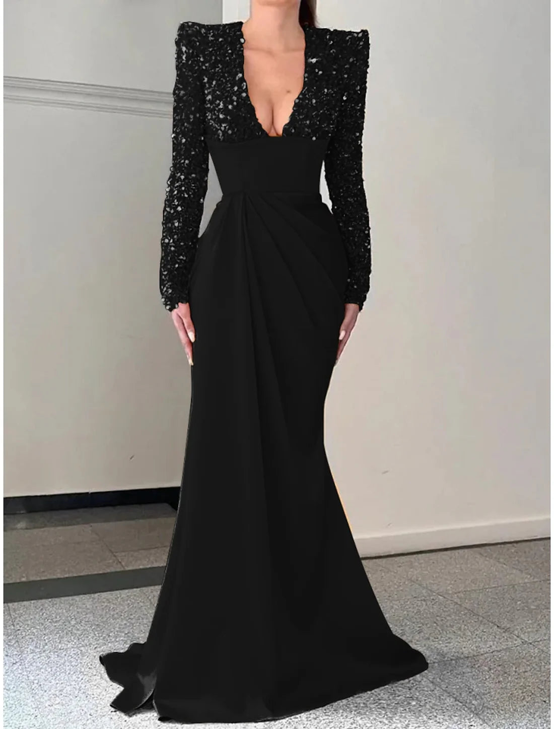 Mermaid / Trumpet Evening Gown Elegant Dress Formal Sweep / Brush Train Long Sleeve V Neck Satin with Pleats Sequin Sparkly Sexy