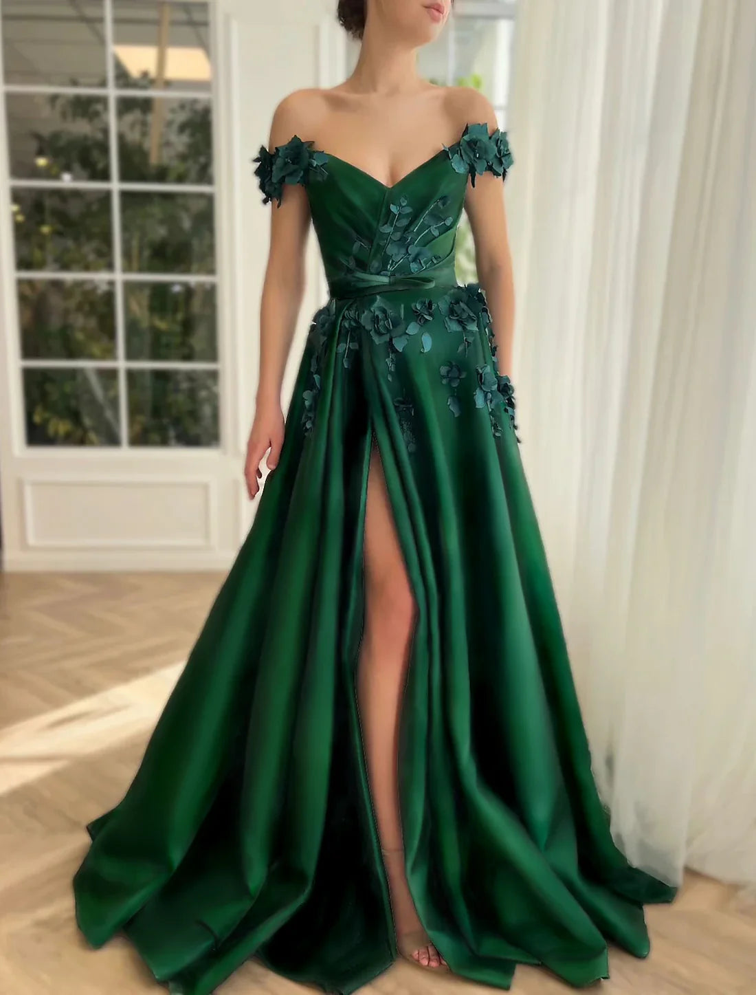 A Line Prom Dresses Luxurious Dress Christmas Red Green Dress Wedding Party Floor Length Short Sleeve Off Shoulder Satin with Slit Appliques