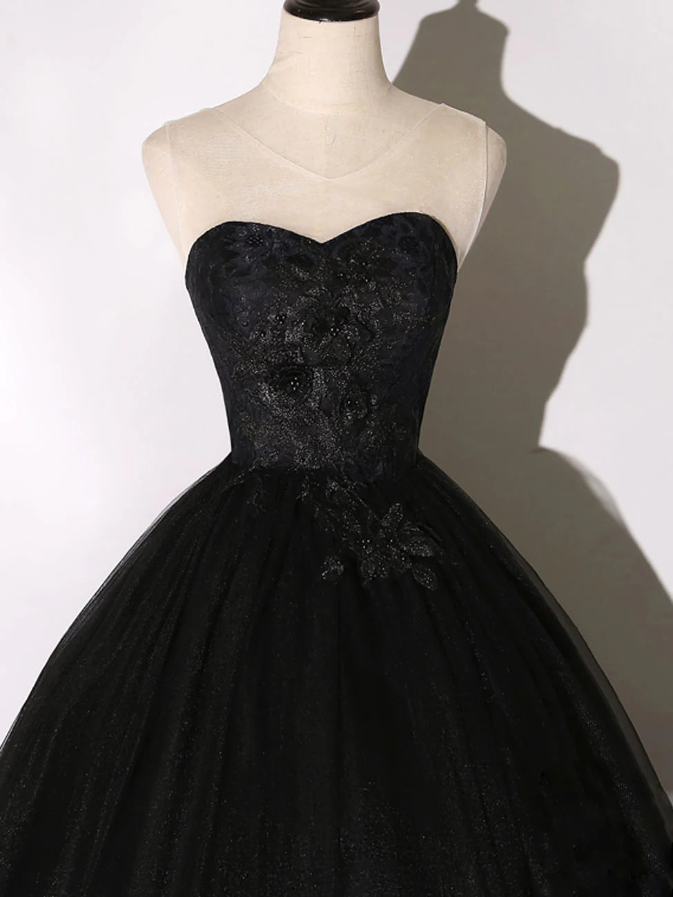 Ball Gown Strapless  Quinceanera Dresses Princess Dress Black Tulle Lace Long Prom Dress Black Lace Sweet 16 Dress