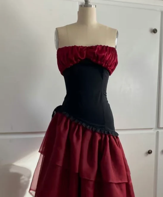 Vintage A Line Strapless Tiered Long Formal Prom Dress Elegant Evening Party Gowns Charming Wedding Guest Dress