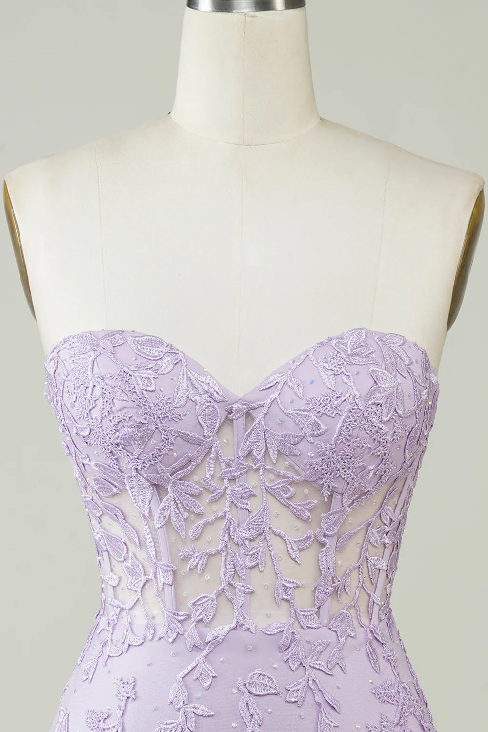 Sweetheart Sheath Strapless Short/Mini Homecoming Dress With Appliques Charming Prom Dress