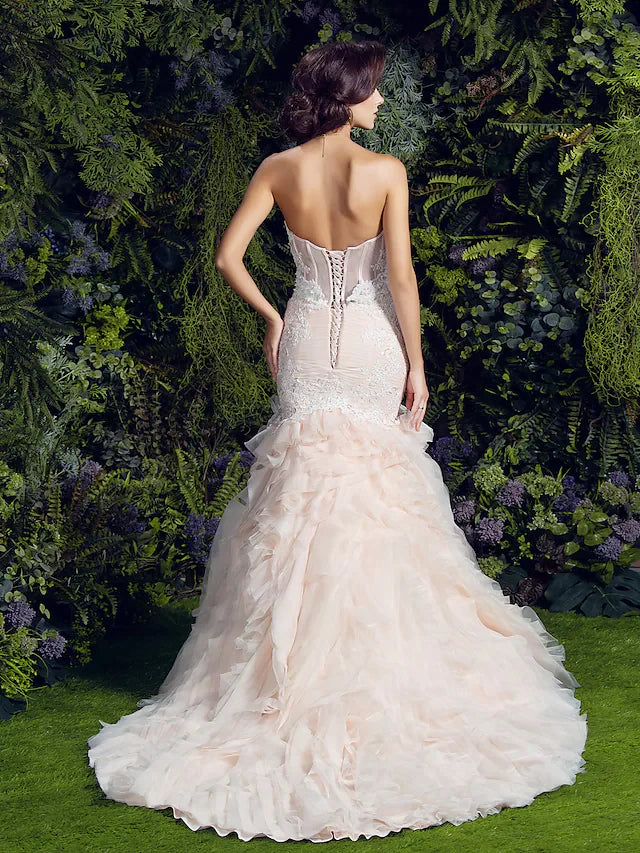 Wedding Dresses Sweetheart Neckline Court Train Tulle Corded Lace Strapless Vintage Sexy Illusion Detail with Appliques Cascading Ruffles