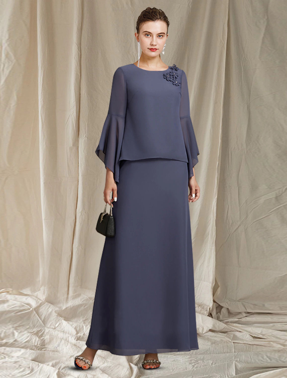 A-Line Mother of the Bride Dress Elegant Plus Size Jewel Neck Ankle Length Chiffon Long Sleeve with Flower