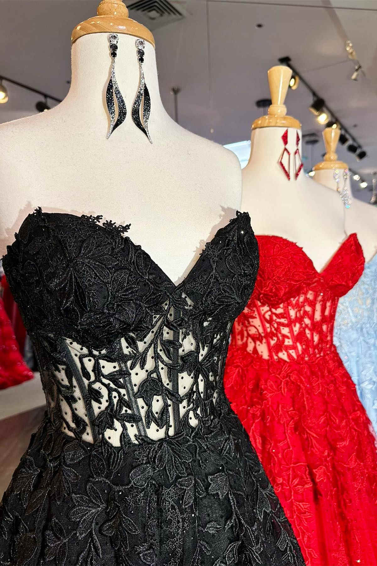 A-Line Sweetheart Red Royal Blue Lavender Lace Corset Long Prom Dress With Appliques