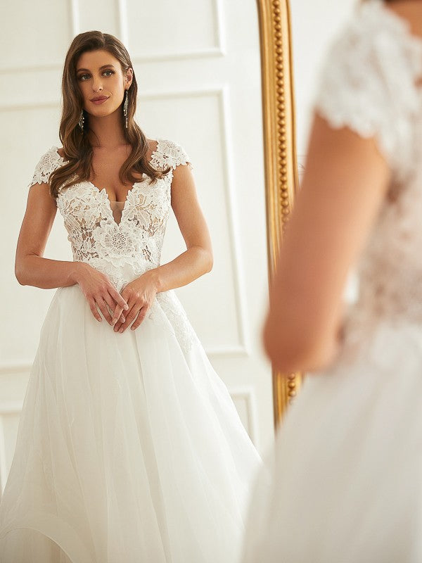 A-Line/Princess Organza Lace V-neck Short Sleeves Court Train Wedding Dresses