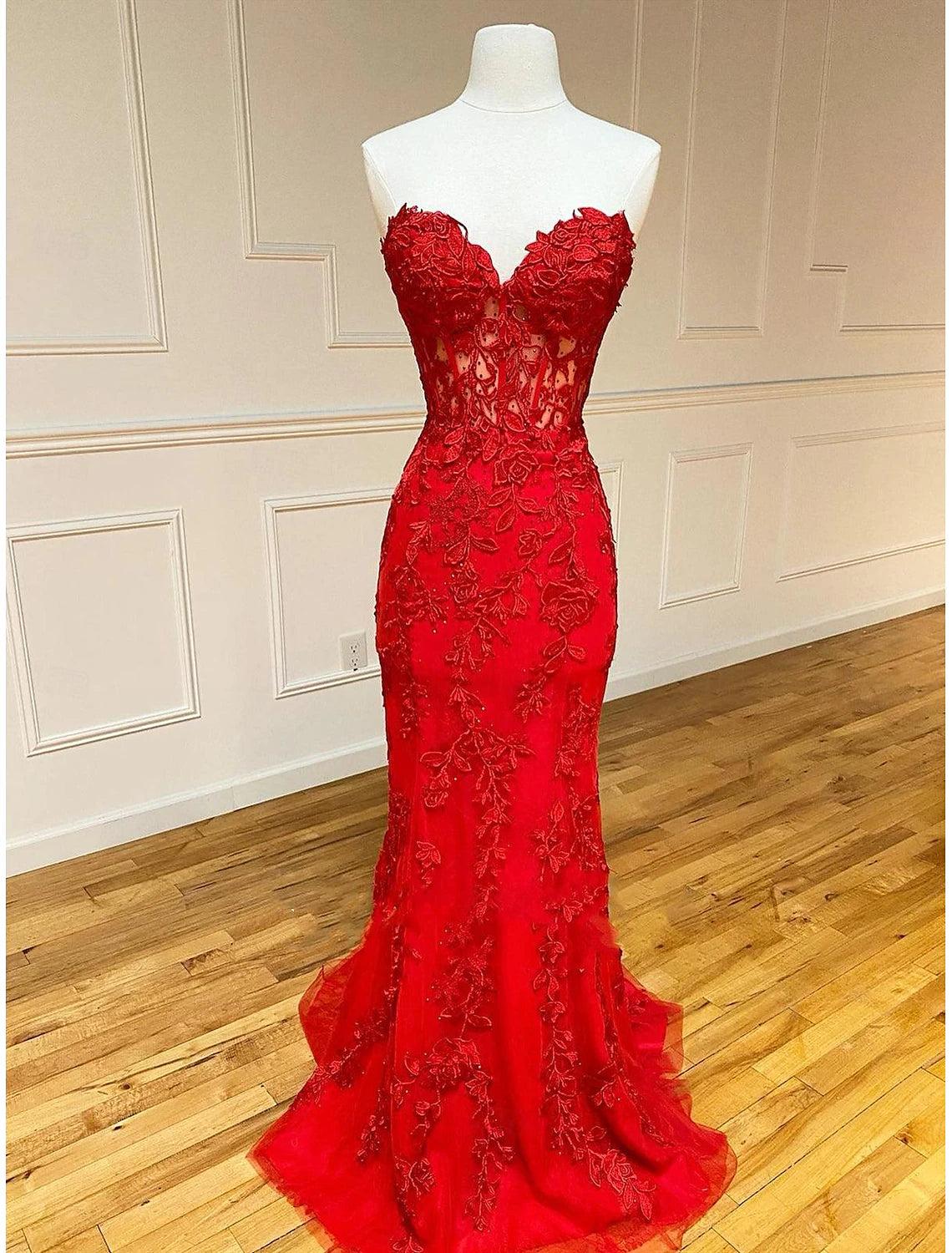 Strapless Sheath Mermaid Prom Dresses Elegant Dress Sweep / Brush Train Dress With Lace Appliques