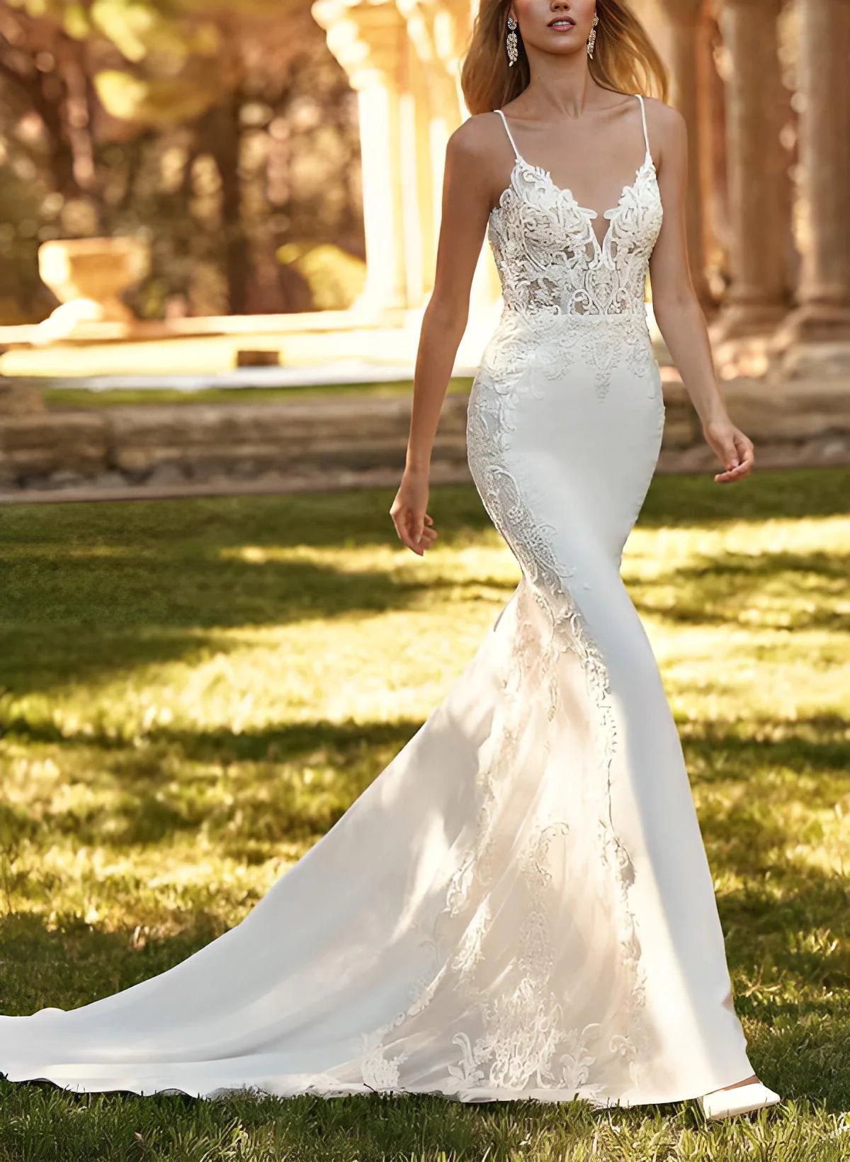 V-Neck Sleeveless Court Train Elegant Wedding Dresses With Appliques Lace Elegant