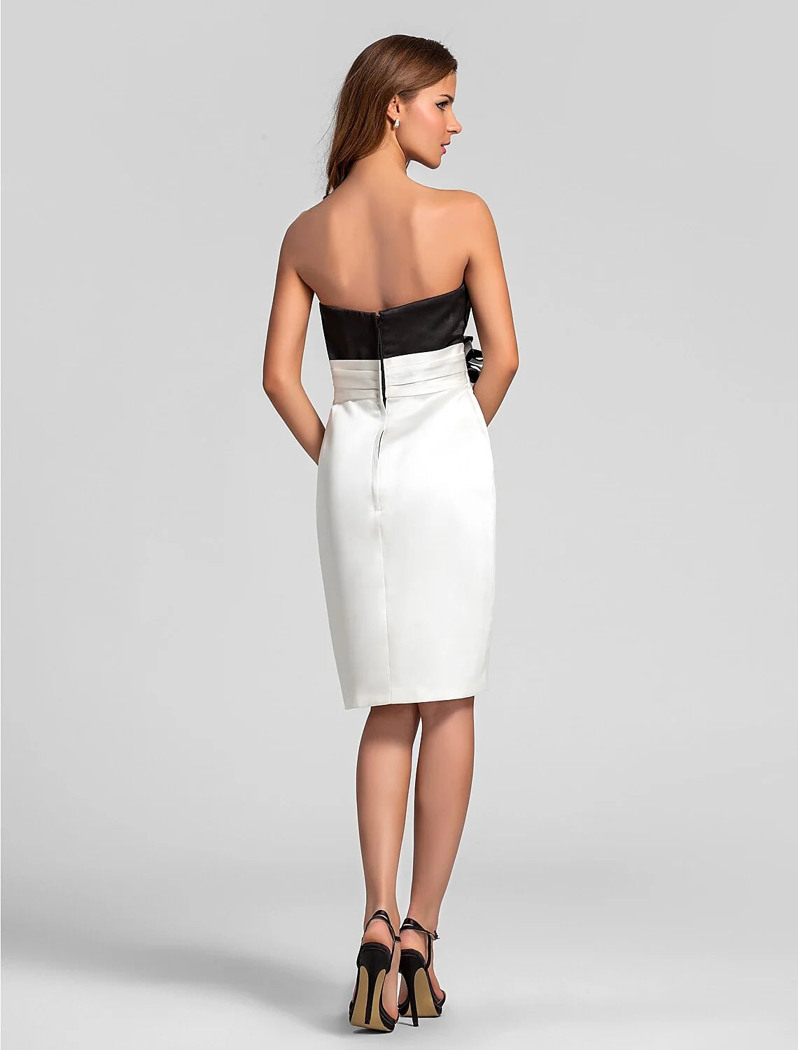 Sheath / Column Strapless Knee Length Satin Bridesmaid Dress Backless with Ruched