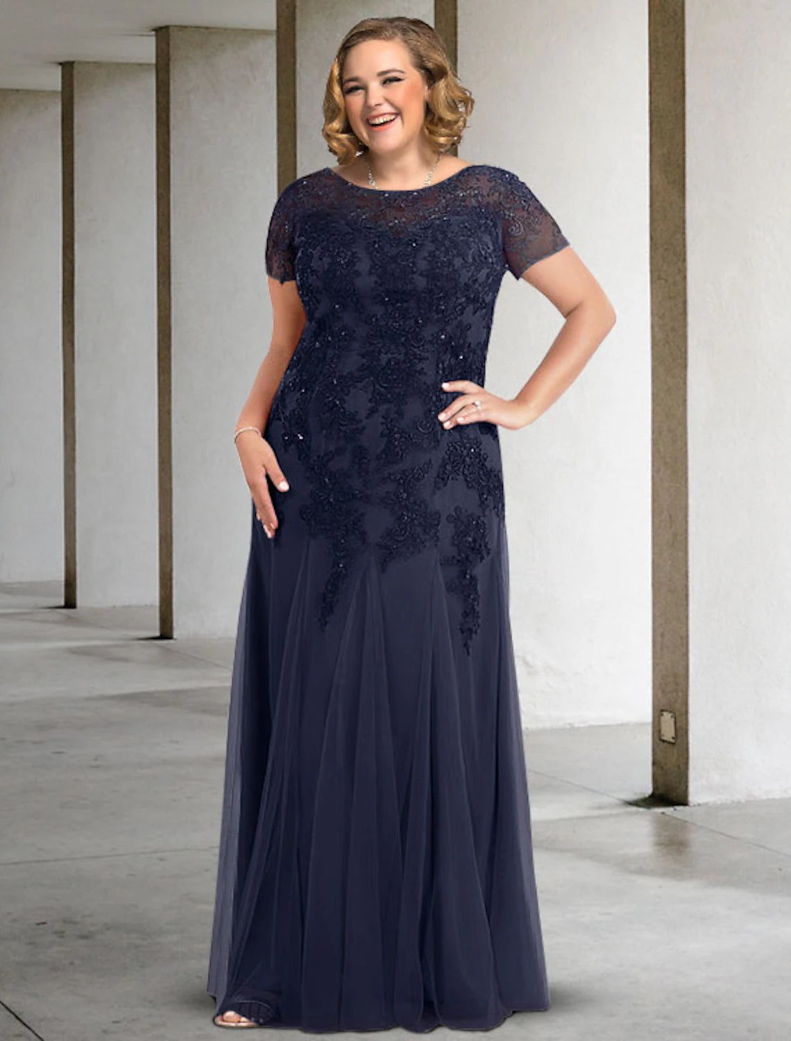 A-Line Mother of the Bride Dress Elegant Plus Size Jewel Neck Floor Length Lace Tulle Short Sleeve with Pleats Appliques