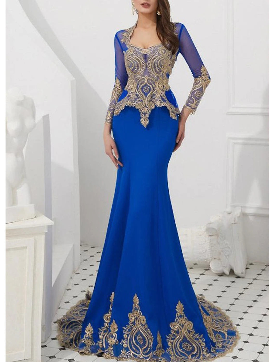 Sheath Mermaid Evening Gown  Long Sleeve  High Neck Court Train Prom Dress with Appliques