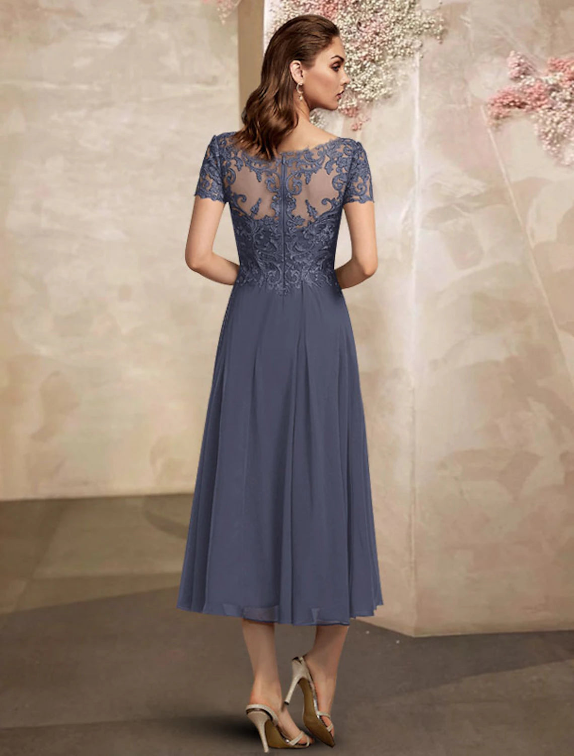 A-Line Mother of the Bride Dress Elegant Plus Size V Neck Tea Length Chiffon Lace Short Sleeve with Pleats Appliques