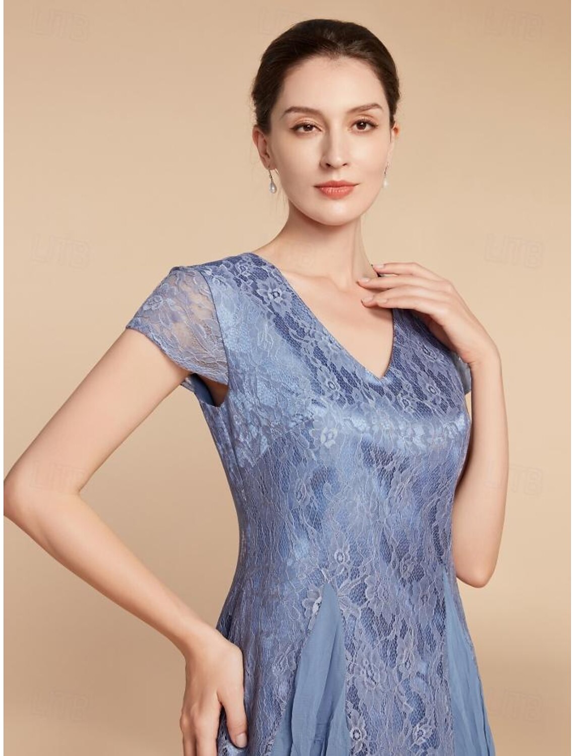 A-Line V Neck Knee Length Wedding Guest Party Dress Chiffon Lace Short Sleeve Mother of the Bride Dress with Ruching