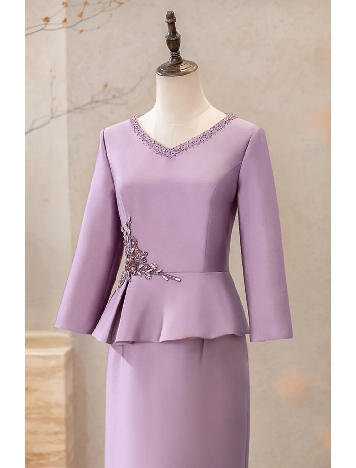 Two Piece Cocktail Dresses Elegant Dress Wedding Party Tea Length Long Sleeve V Neck Satin with Appliques Mother of the Bride Dress