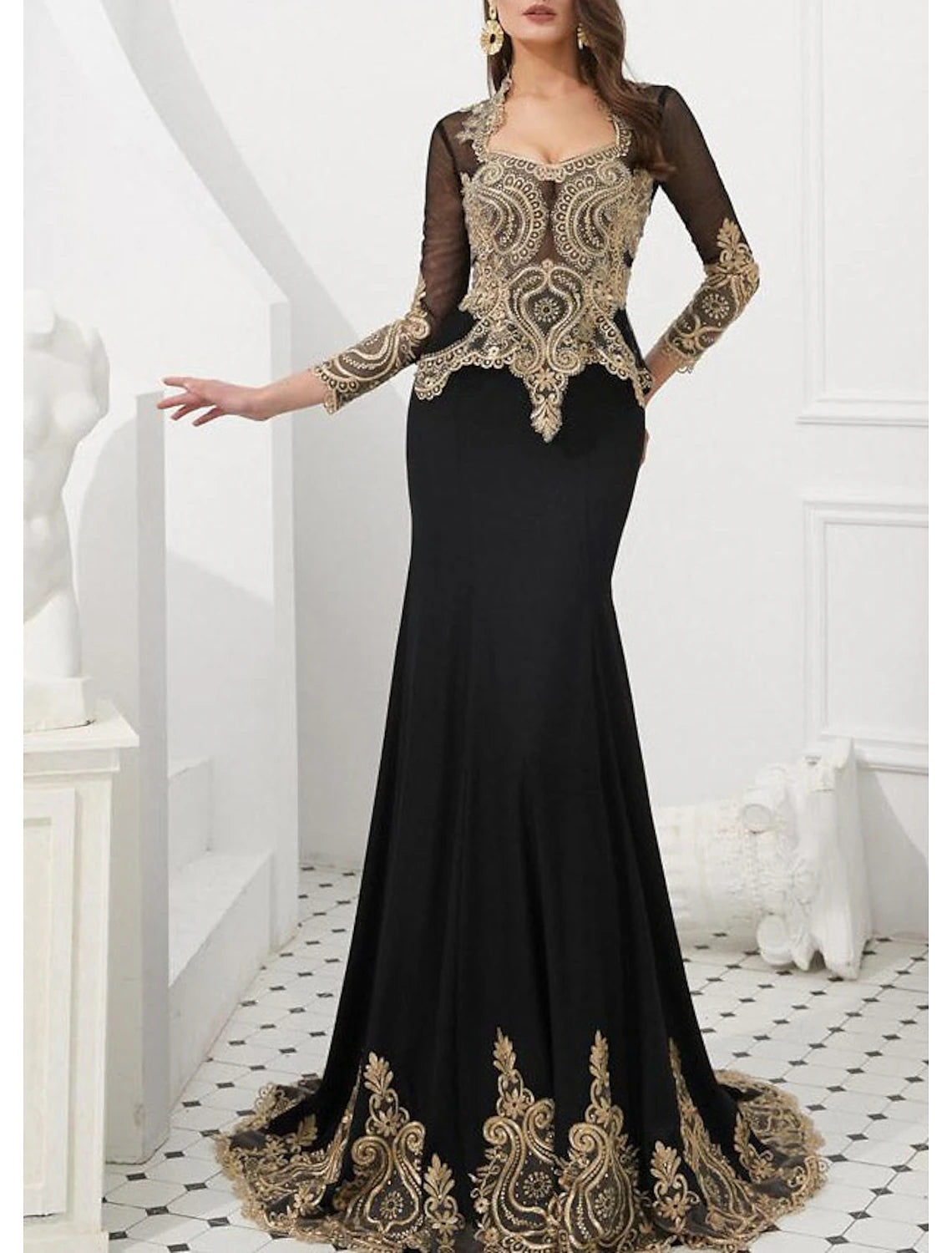 Sheath Mermaid Evening Gown  Long Sleeve  High Neck Court Train Prom Dress with Appliques