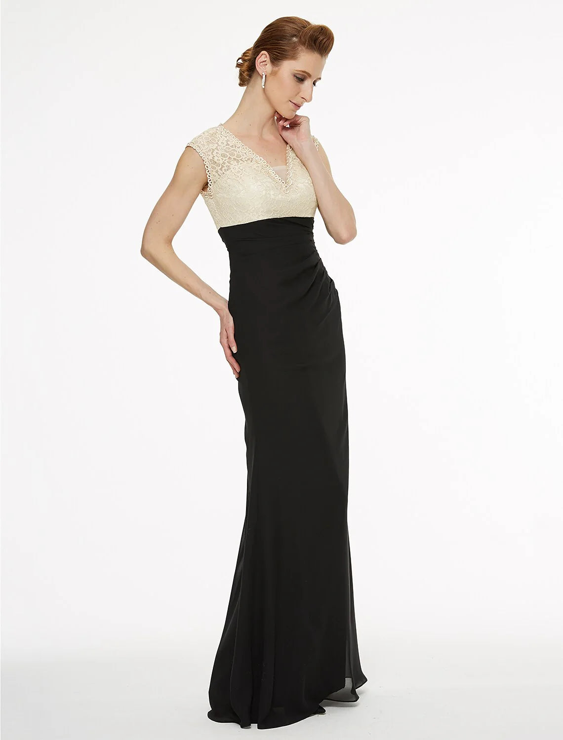 Sheath / Column V Neck Floor Length Chiffon / Lace Mother of the Bride Dress Backless with Lace