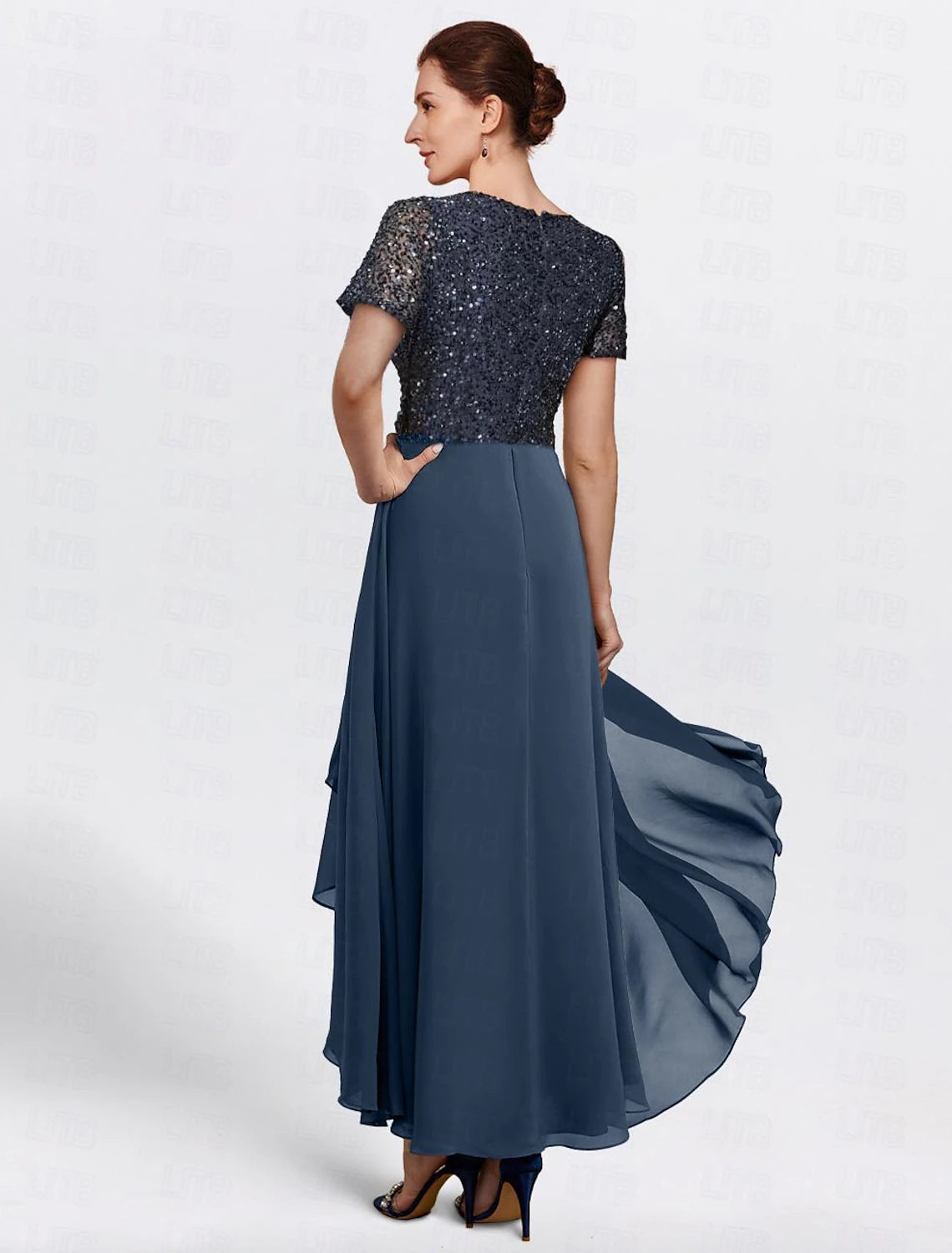 A-Line Mother of the Bride Dress Elegant Sequin Dress Formal Wedding Guest Petite V Neck Tea Length Chiffon Short Sleeve with Tier