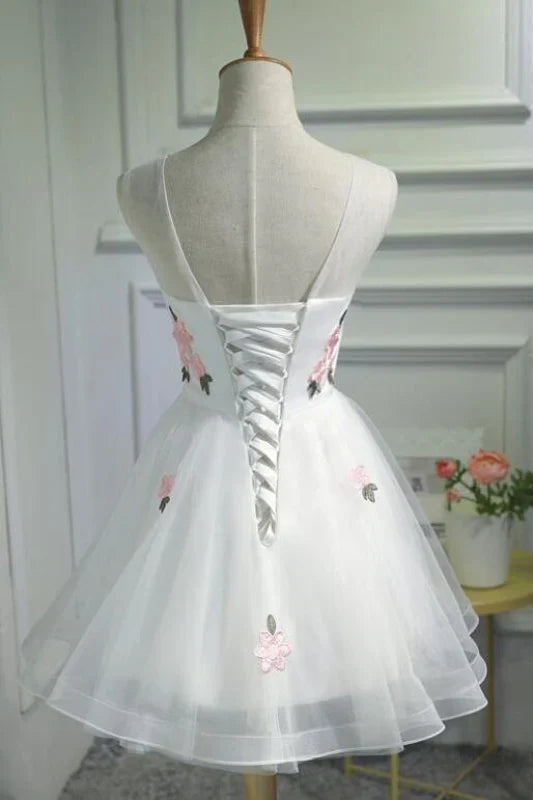 A Line Tulle Graduation with Pink Appliques Short Sleeveless Prom Dress Homecoming Dress With Flowers