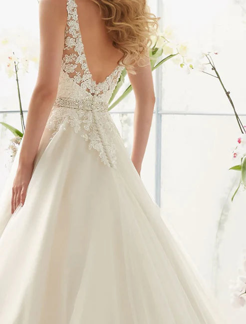 Charming Engagement Open Back Sexy Formal Wedding Dresses A-Line V Neck Sleeveless Court Train Lace Bridal Gowns