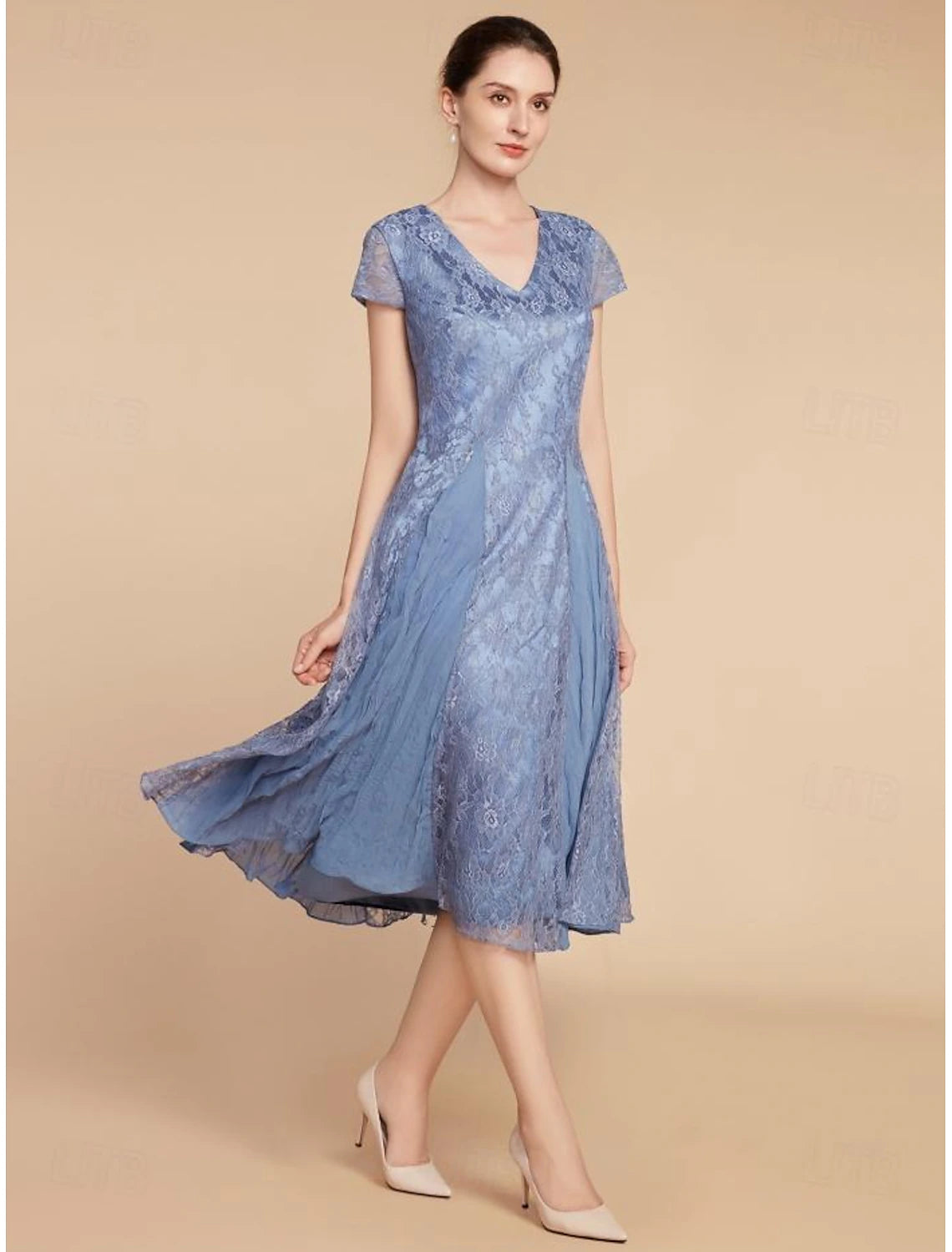 A-Line V Neck Knee Length Wedding Guest Party Dress Chiffon Lace Short Sleeve Mother of the Bride Dress with Ruching