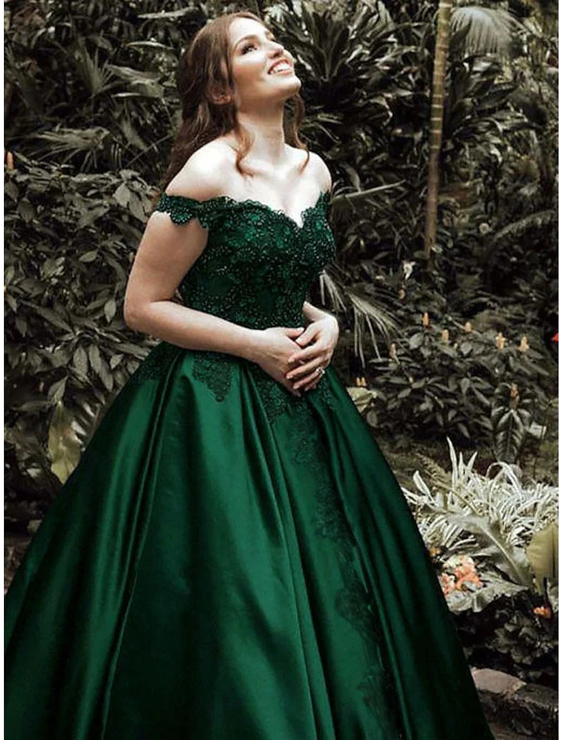 Ball Gown Sparkle Christmas Red Green Dress Quinceanera Prom Dress Off Shoulder Sleeveless Floor Length Lace with Appliques