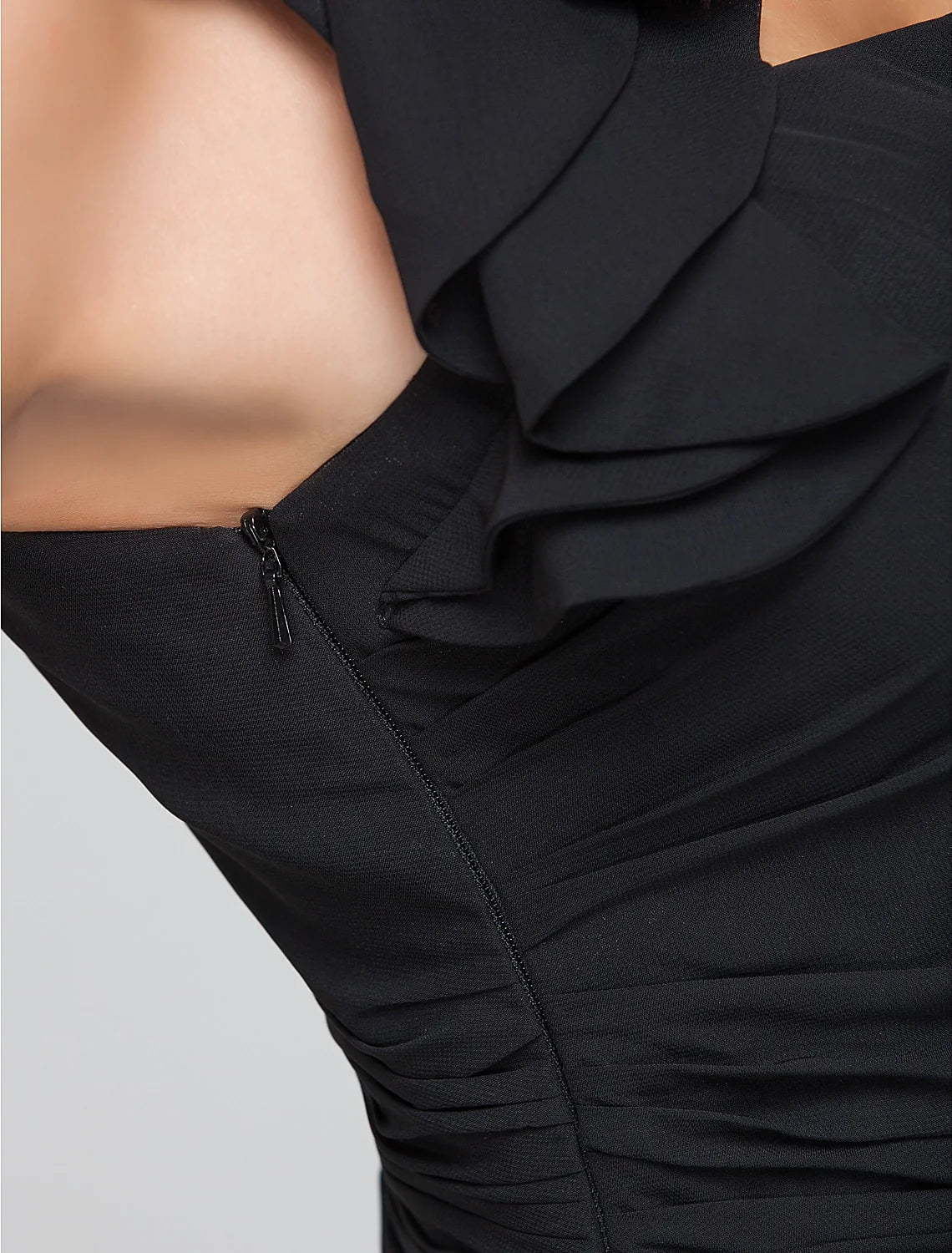 Sheath / Column Square Neck Floor Length Chiffon Bridesmaid Dress with Ruffles / Ruched