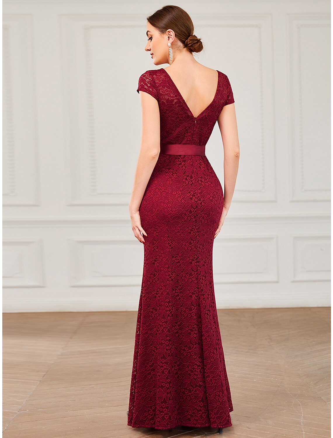 Mermaid / Trumpet Evening Gown Elegant Dress Formal Wedding Guest Floor Length Short Sleeve Jewel Neck Bridesmaid Dress Lace V Back with Strappy