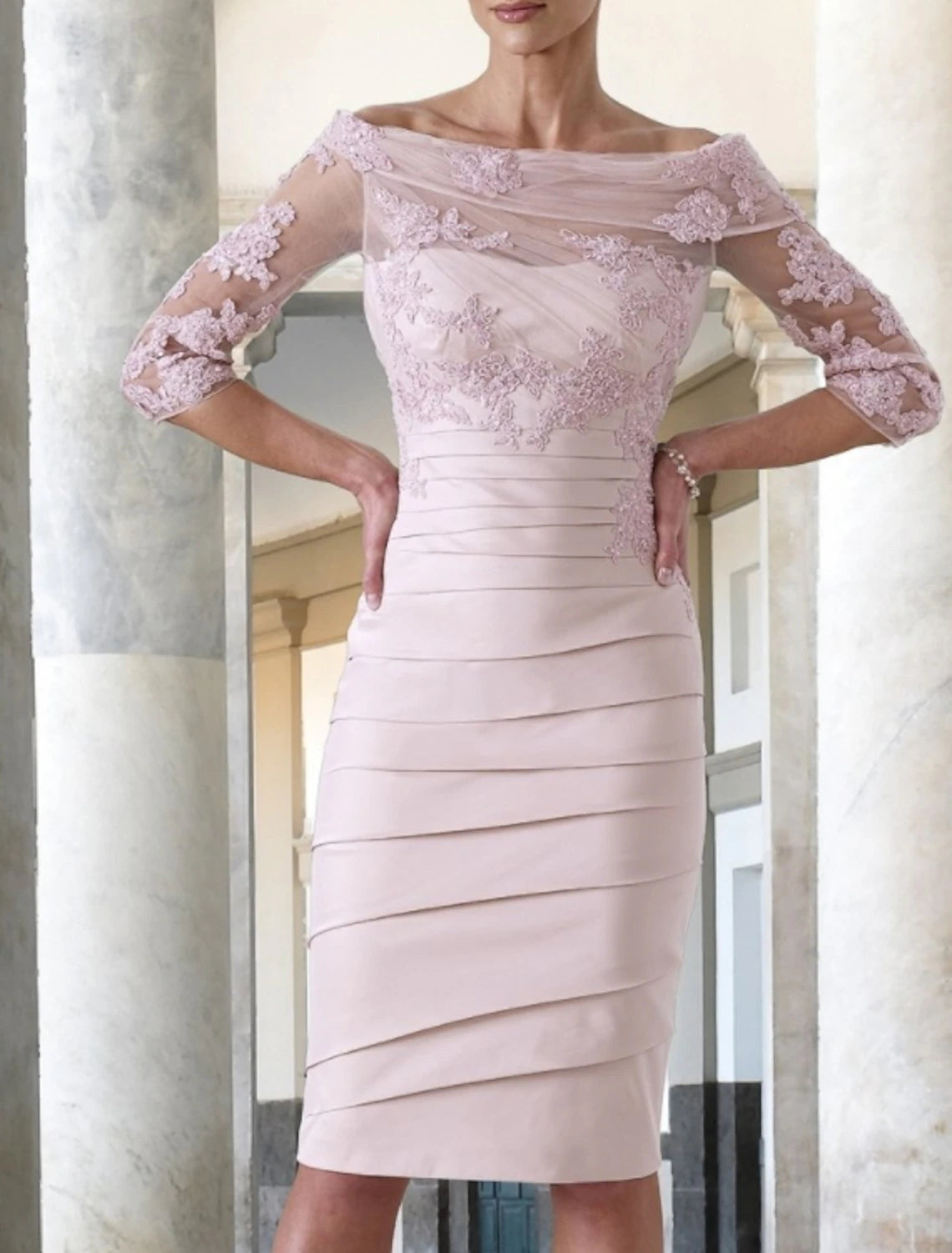 Sheath / Column Mother of the Bride Dress Wedding Guest Jewel Neck Knee Length Taffeta Half Sleeve with Appliques