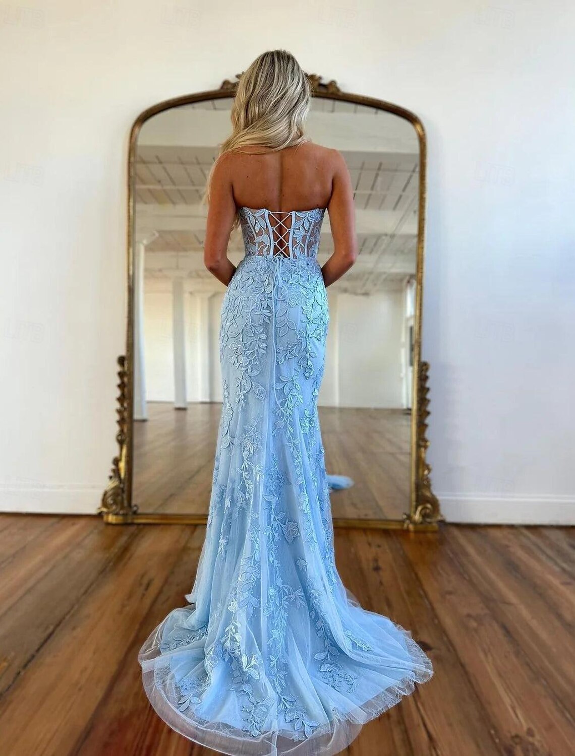 Strapless Sheath Mermaid Prom Dresses Elegant Dress Sweep / Brush Train Dress With Lace Appliques