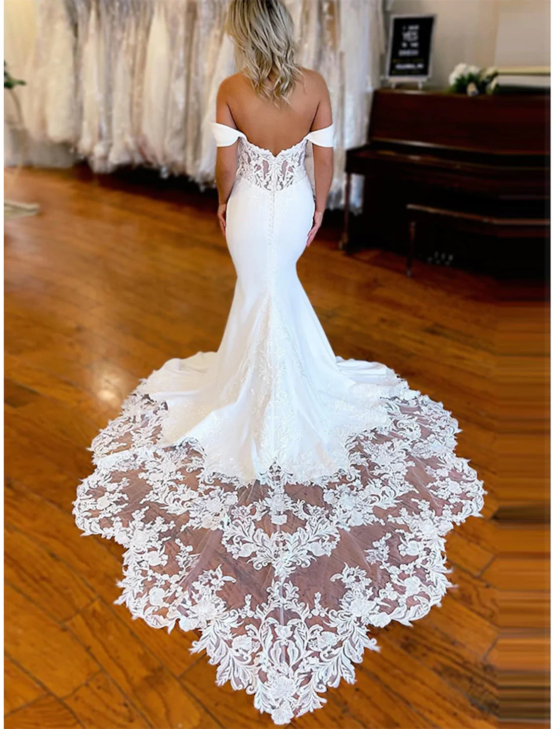 Charming Wedding Dresses Mermaid / Trumpet Off Shoulder Sleeveless Chapel Train Stretch Fabric Bridal Gowns With Appliques